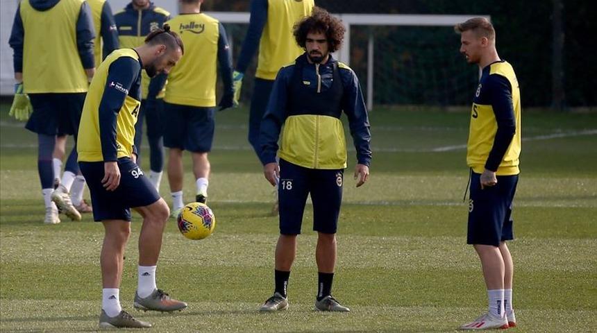 Fenerbahçe'de 3 futbolcu kadroya alınmadı!