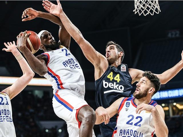 Dev derbide kazanan Anadolu Efes