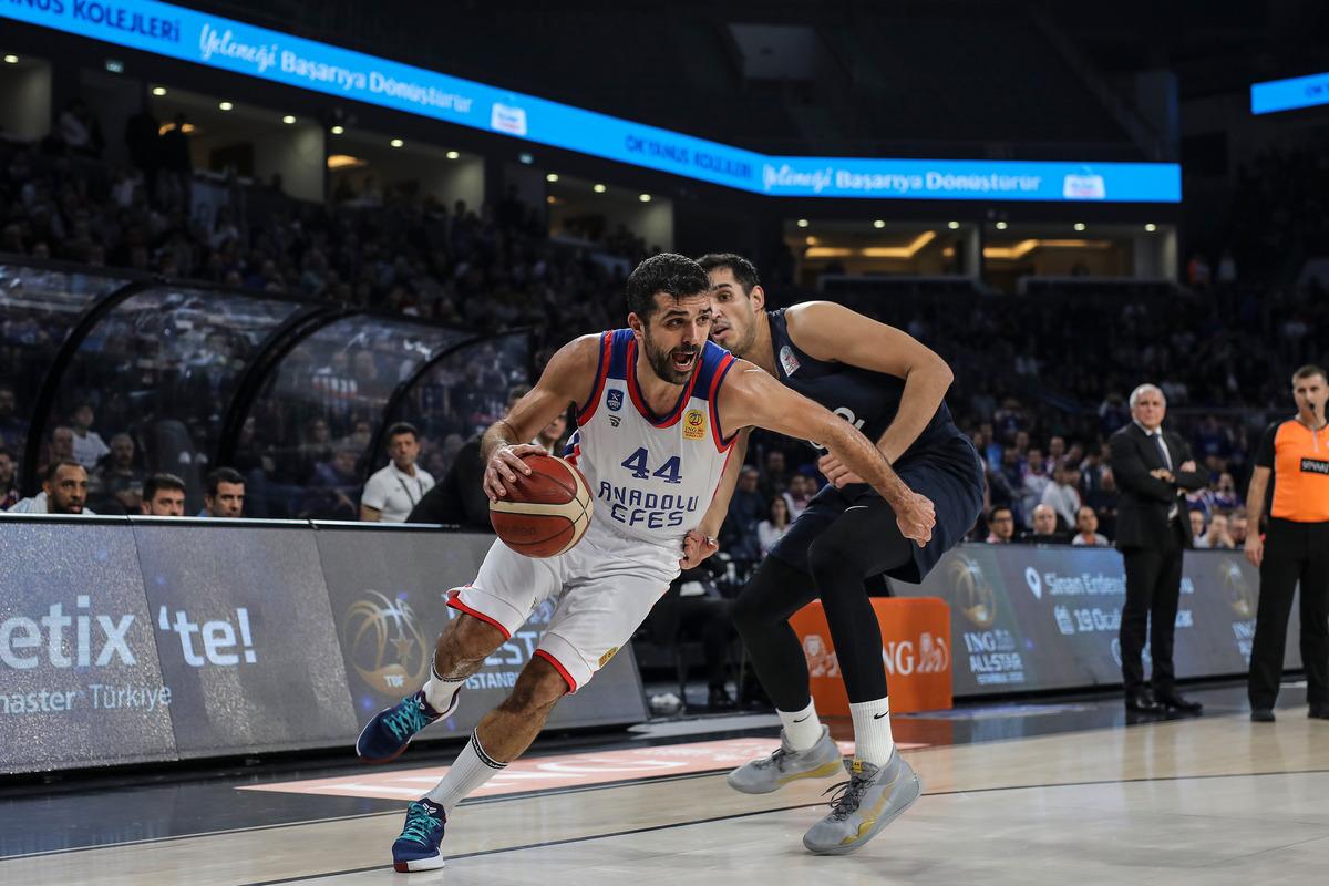 Anadolu Efes - Fenerbah&ccedil;e Beko: 79-66