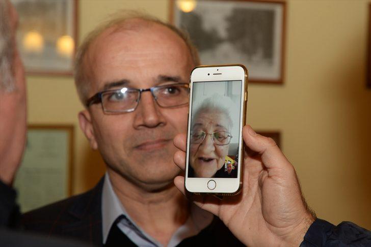 İlkokul arkadaşları 40 yıl sonra aynı sınıfta buluştu G5