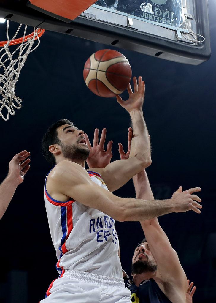 Anadolu Efes - Fenerbahçe Beko: 79-66 G3