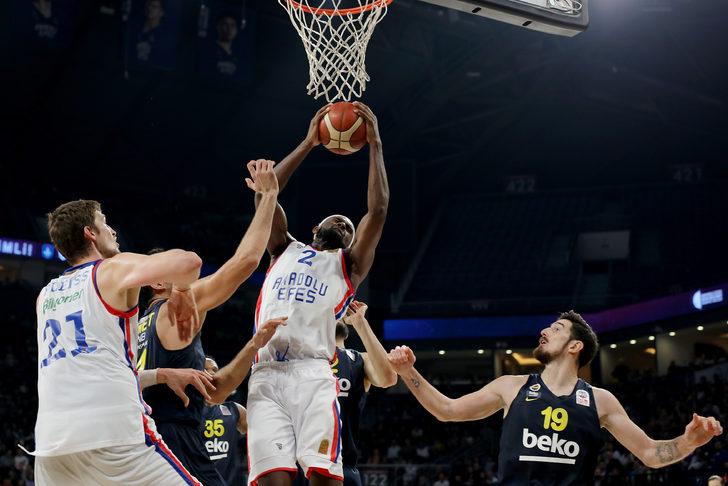 Anadolu Efes - Fenerbahçe Beko: 79-66 G4