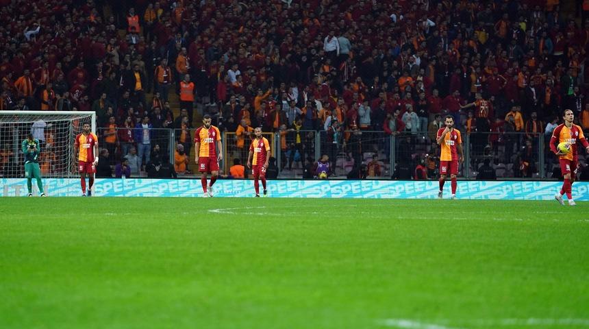Galatasaray taraftarı Ankaragücü futbolcularını alkışladı!