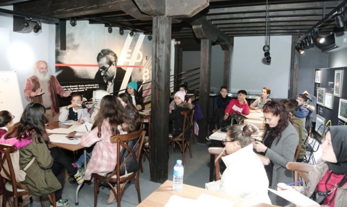 &Ouml;ğrenciler Misi&rsquo;de şiir yolculuğuna &ccedil;ıkıyor