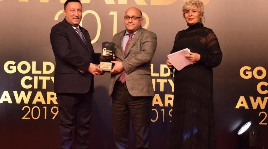 Bağlar Belediyesi&rsquo;ne &rsquo;Yaşama Değer Katanlar&rsquo; &ouml;d&uuml;l&uuml;