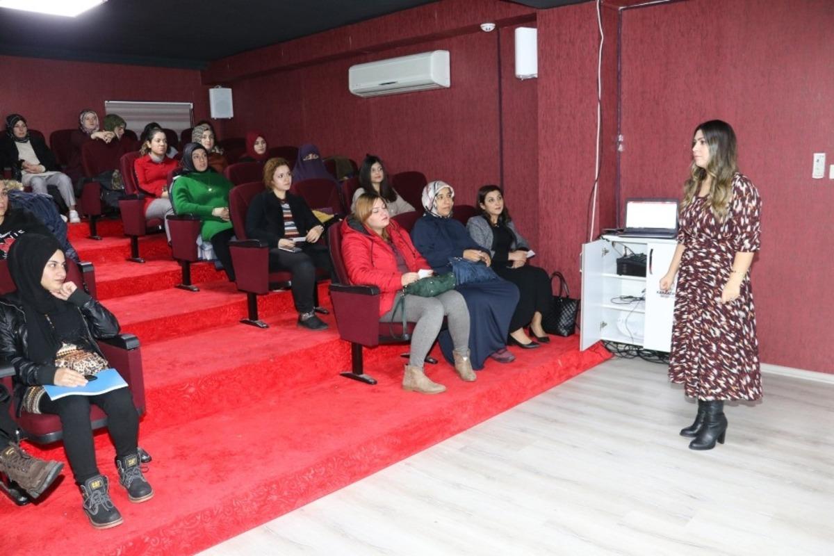 Karak&ouml;pr&uuml;&rsquo;de kadınlara gebelik ve doğum eğitimi verildi