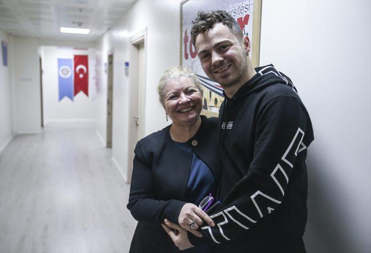 Türkiye'nin ilk sağır işaret dili tercümanı olacak G5