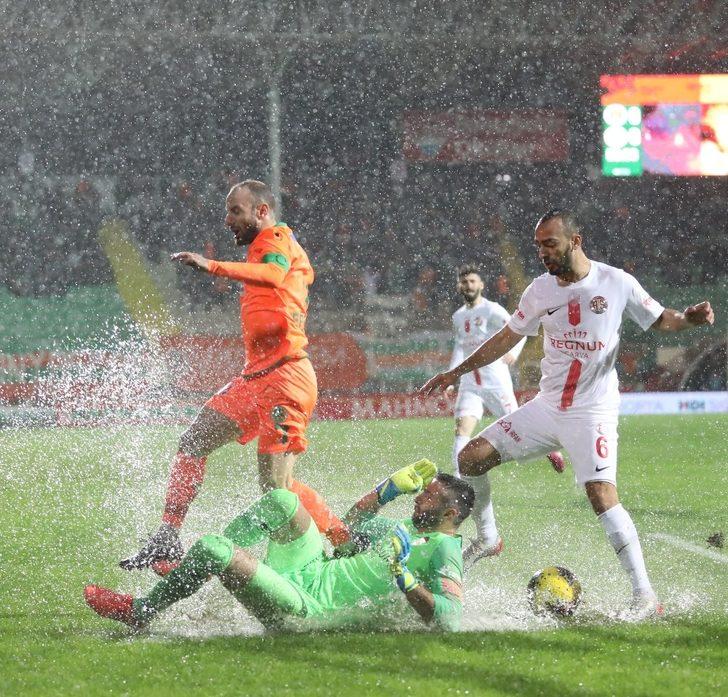 Antalyaspor’da 8 haftalık 3 puan hasreti G3