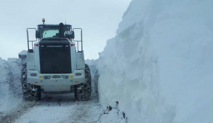 Yüksekova’da karla mücadele çalışması G3