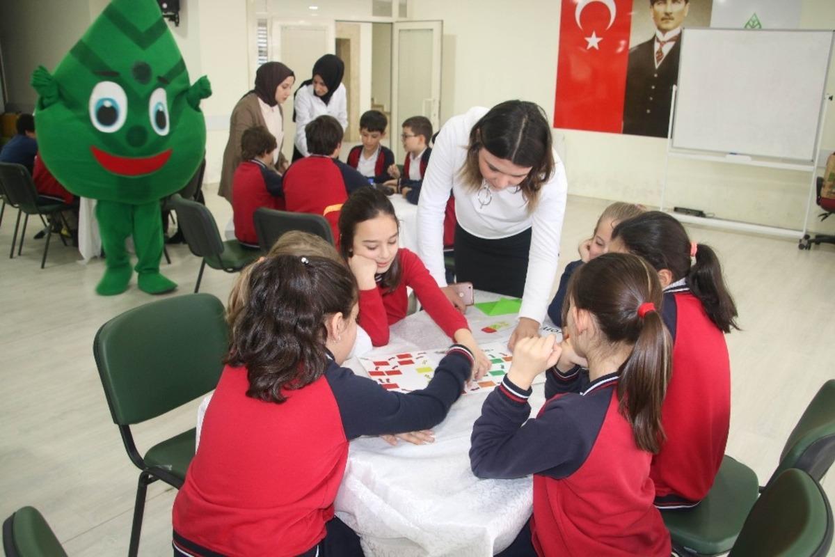 K&uuml;&ccedil;&uuml;k &ouml;ğrenciler atıklarla ilgili bilgilendirildi
