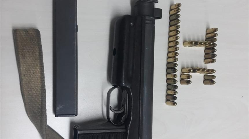 Malatya'da ruhsatsız uzun namlulu silah ve av t&uuml;feği ele ge&ccedil;irildi