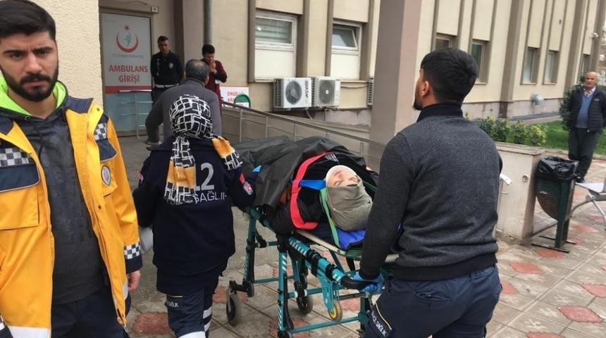 Otomobil şarampole yuvarlandı: 4 yaralı