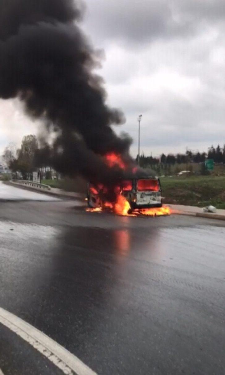 TEM’de ticari araç alev alev yandı G2