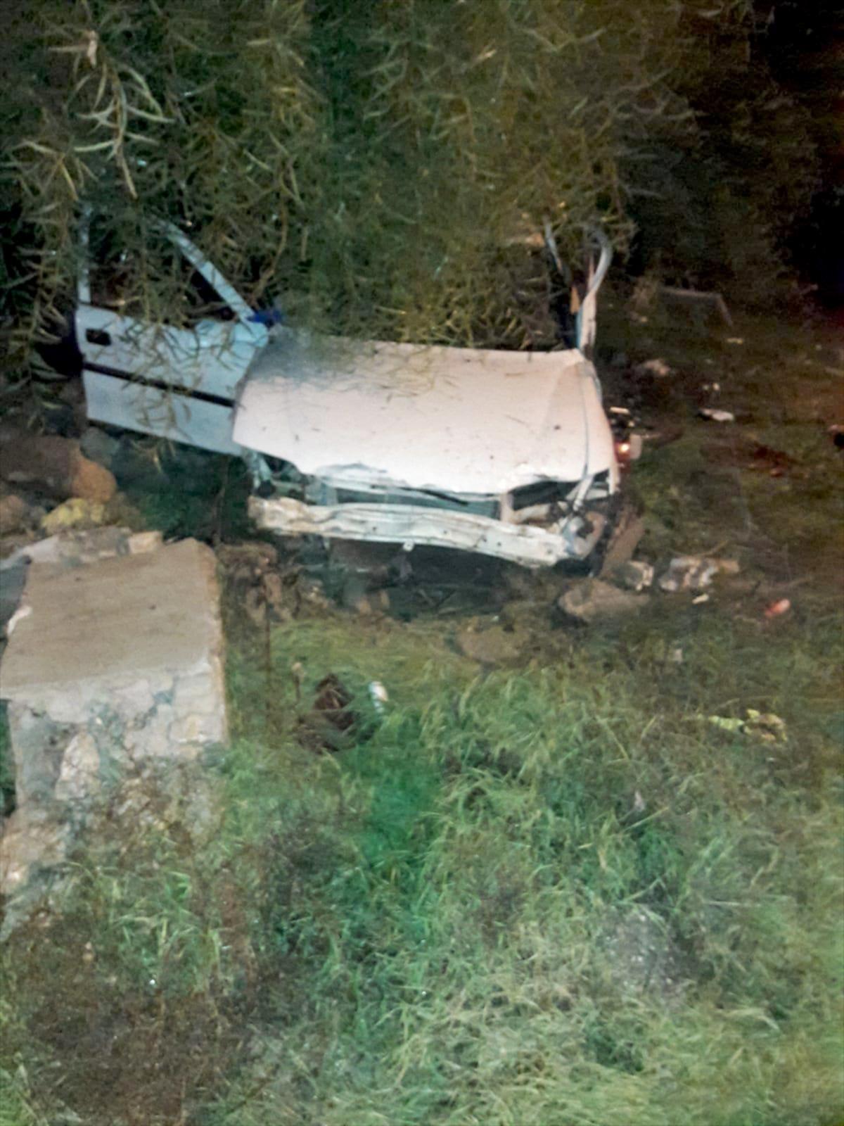 Muğla'da otomobil şarampole devrildi: 2 &ouml;l&uuml;