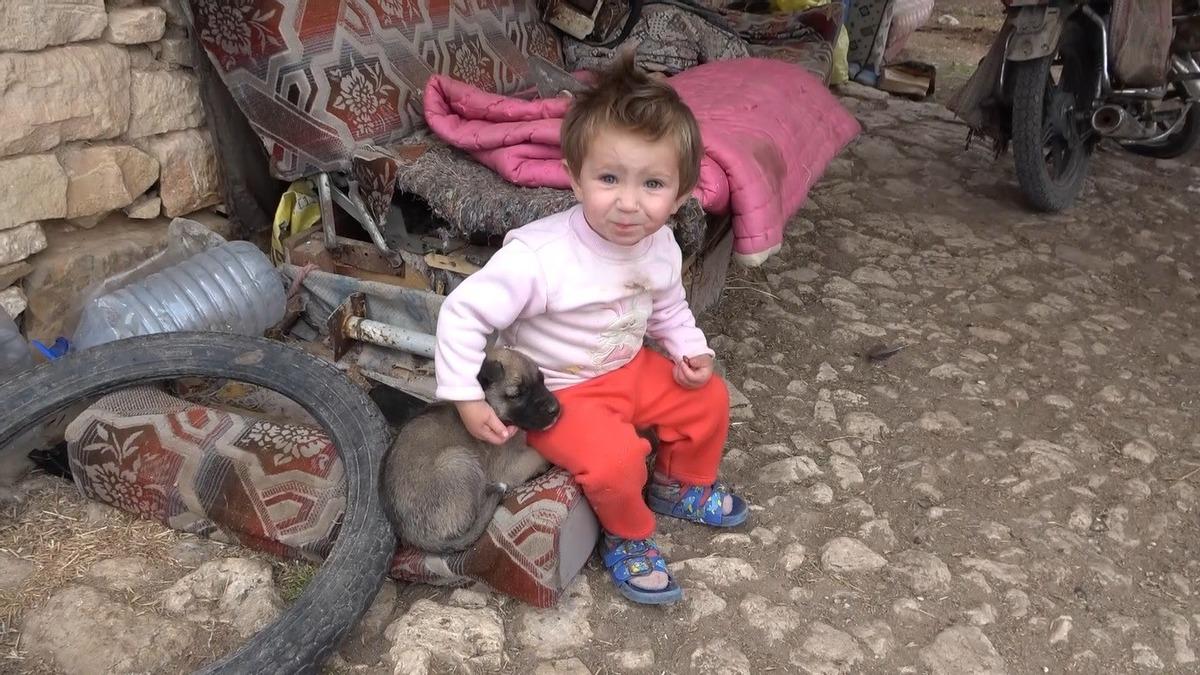 Bir bir k&ouml;ylerini terk ettiler! Sadece onlar kaldı