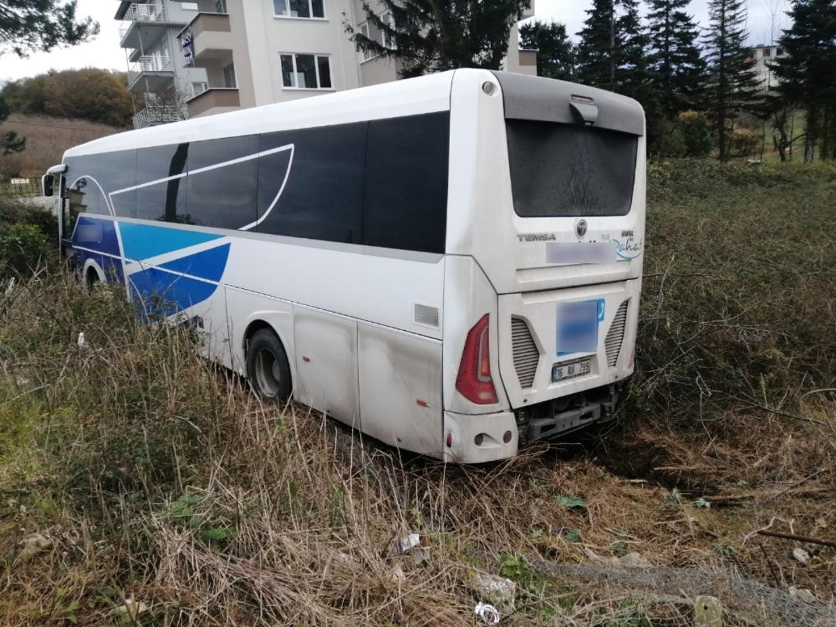 Yolcu otob&uuml;s&uuml; kaza yaptı