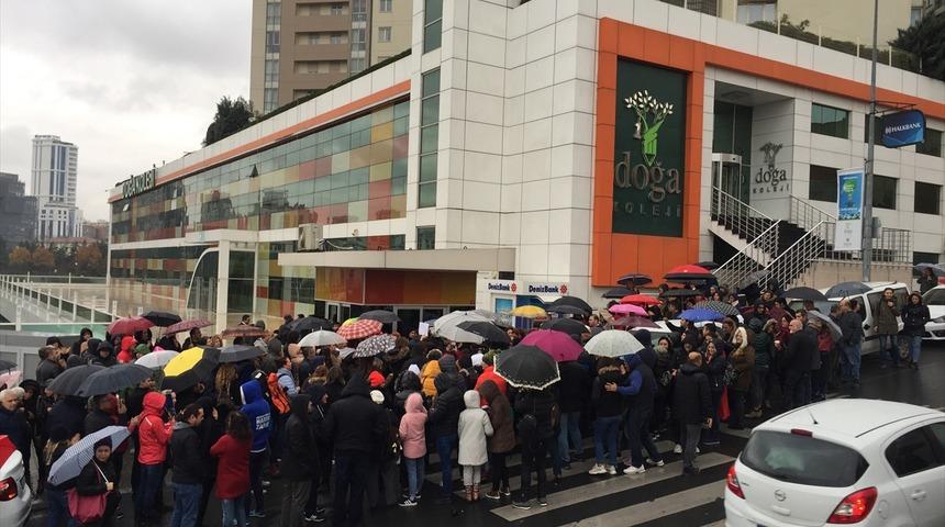 Doğa Koleji satıldı mı? Açıklamanın ardından velilerden protesto