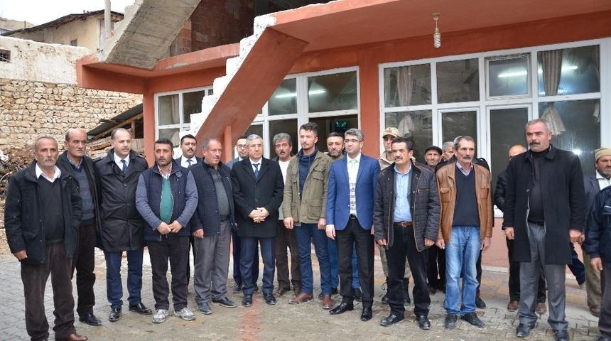 Darende Kaymakamı &Ccedil;alışır, mahalle ziyaretlerini s&uuml;rd&uuml;r&uuml;yor