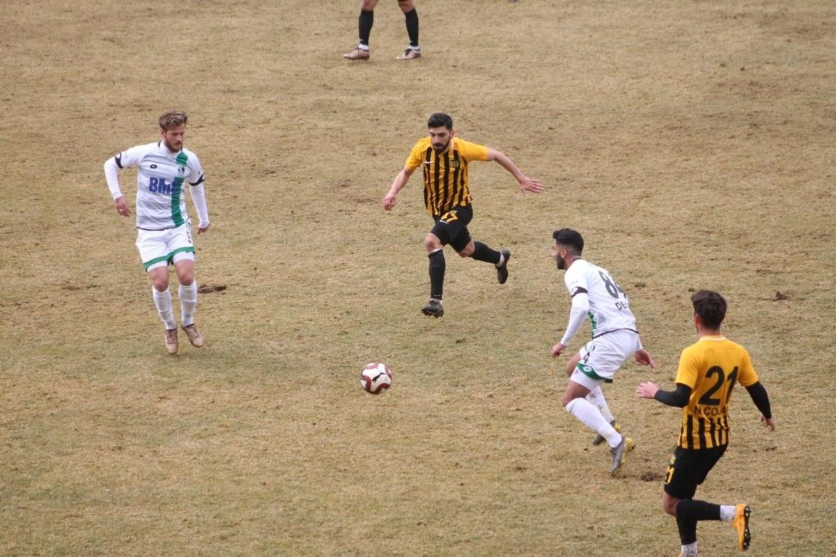 Bayburt &Ouml;zel İdare Spor - Sakaryaspor: 0- 2