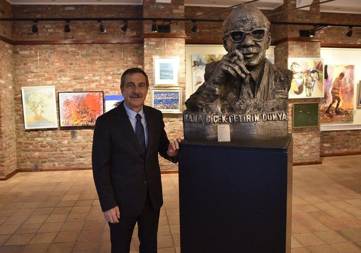 Başkan Ataç, Atuf Kansu sergisini gezdi G3