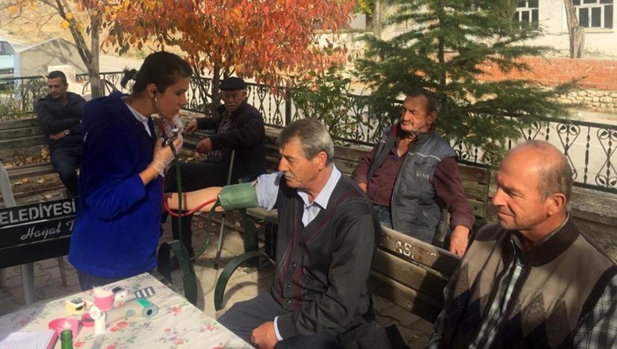 Kırsalda sağlık taramaları s&uuml;r&uuml;yor