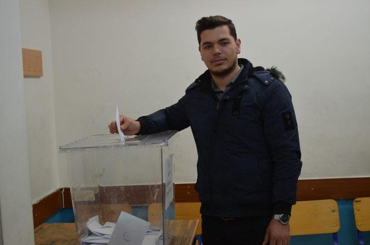 Didim AK Parti delegelerini belirlemek için sandığa gitti G2