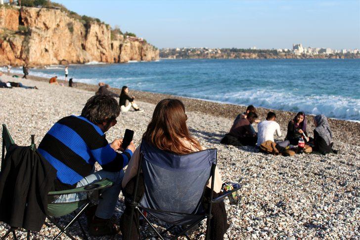 Antalyalılar "kış güneşi"nin keyfini çıkardı G4
