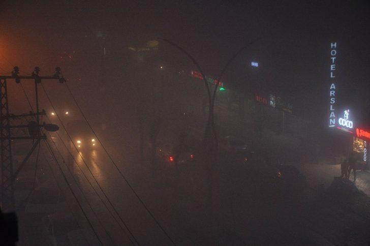 Yüksekova’da göz gözü görmüyor G1