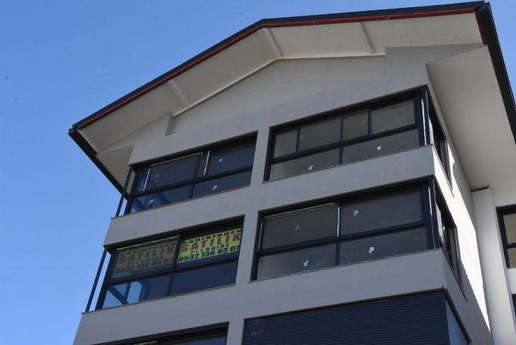 CHP'li meclis üyesinin otel ruhsatıyla yaptığı 6 katlı apartmanın dairelerini sattığı iddiası G2