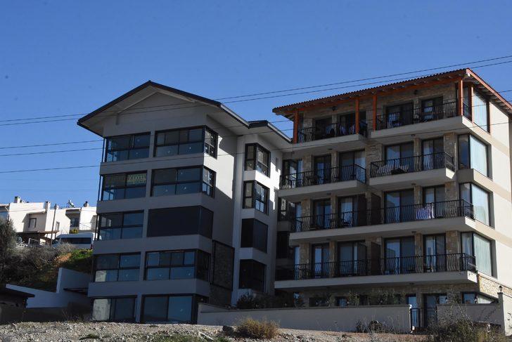 CHP'li meclis üyesinin otel ruhsatıyla yaptığı 6 katlı apartmanın dairelerini sattığı iddiası G3