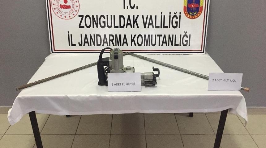 Kaçak kazı yapan 5 kişi gözaltına alındı