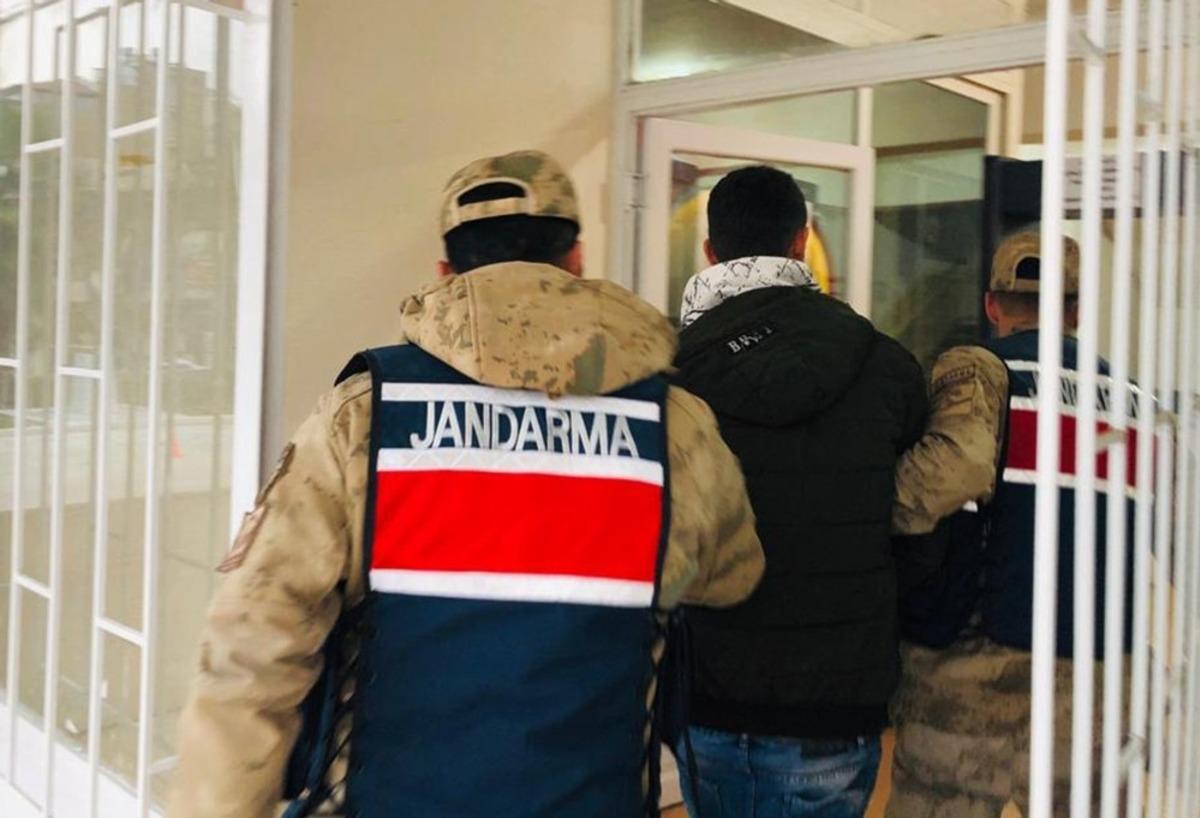 Hatay&rsquo;da g&ouml;&ccedil;men ka&ccedil;ak&ccedil;ısı 1 kişi tutuklandı