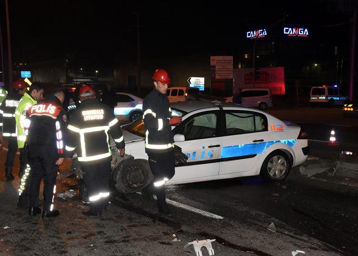 Kırıkkale'de polis aracı ile otomobil çarpıştı: 2'si polis 3 yaralı G3