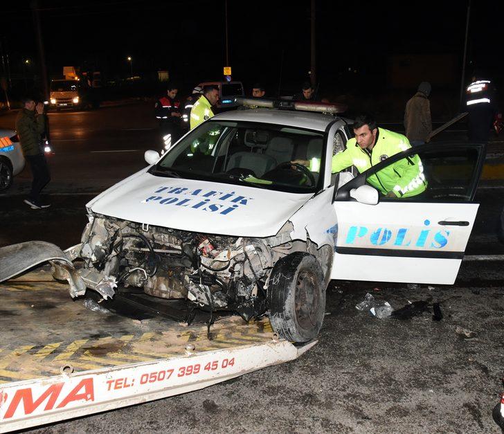Kırıkkale'de polis aracı ile otomobil çarpıştı: 2'si polis 3 yaralı G5