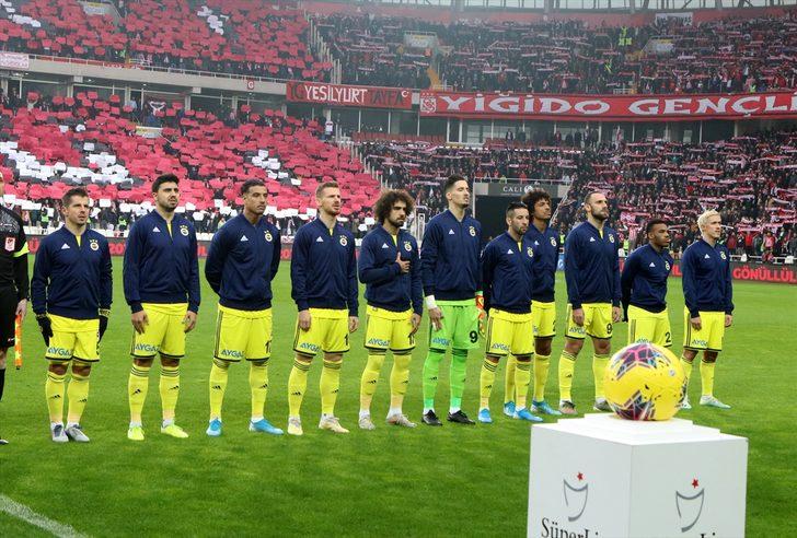 Fenerbahçe'de Sadık Çiftpınar sezonu kapattı G1