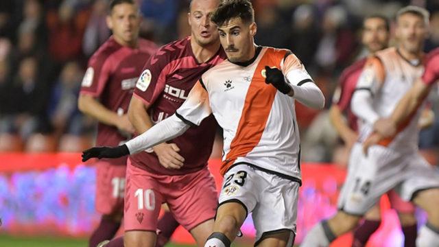 İspanya'daki Rayo Vallecano-Albacete maçı Zozulya'ya yapılan ırkçı tezahürattan dolayı yarıda kaldı