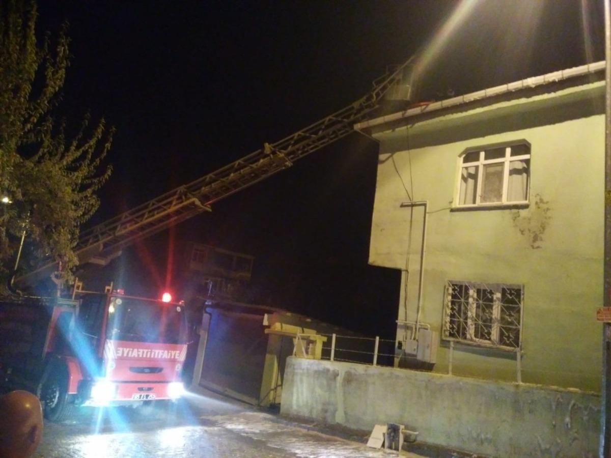 Amasya&rsquo;da ev yangını