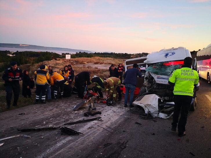 Çanakkale'de işçileri taşıyan minibüs ile vinç çarpıştı: Çok sayıda yaralı G1