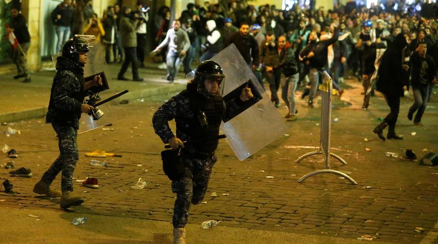 Çok sert polis müdahalesi: Beyrut savaş alanına döndü!