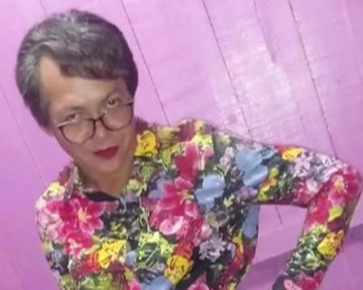 Annesinin kılığında sınava girdi! Onu ele verense sesi oldu