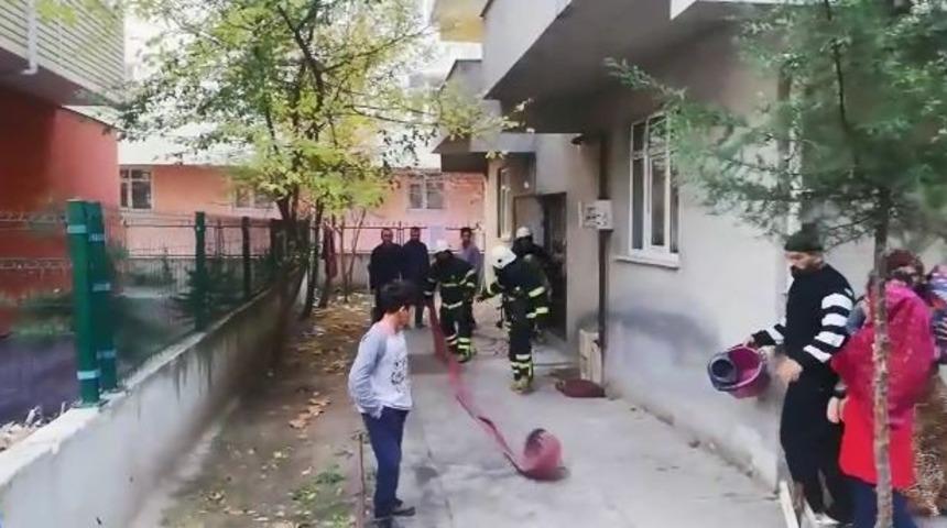 &Ccedil;erkezk&ouml;y&rsquo;de korkutan yangın