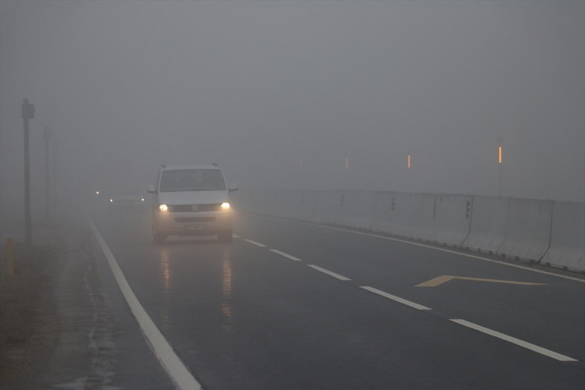 Bolu Dağı'nda sis etkili oluyor