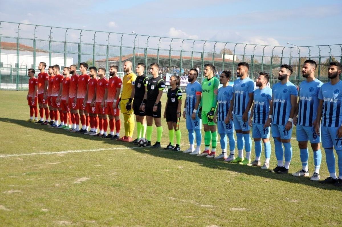 Lider Belediye K&uuml;tahyaspor ilk yarının namağlup takımı