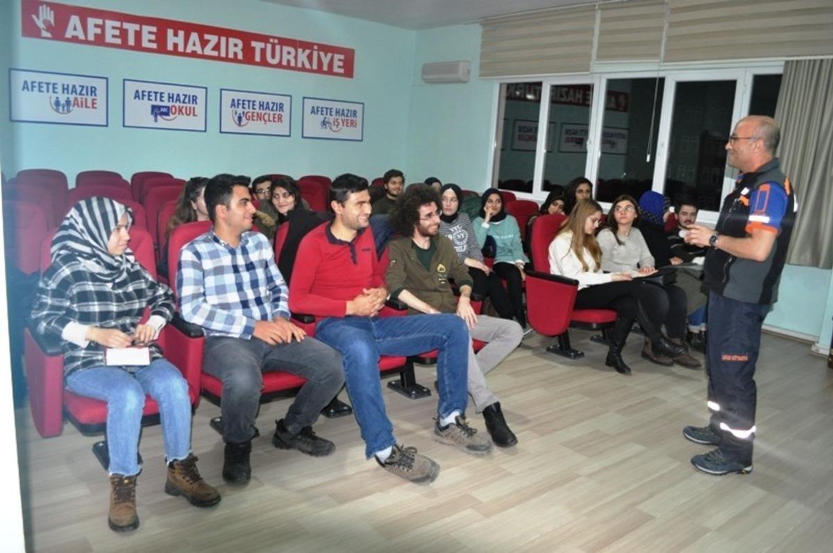 MEKUT &uuml;yelerine AFAD g&ouml;n&uuml;ll&uuml;l&uuml;k sistemi tanıtıldı