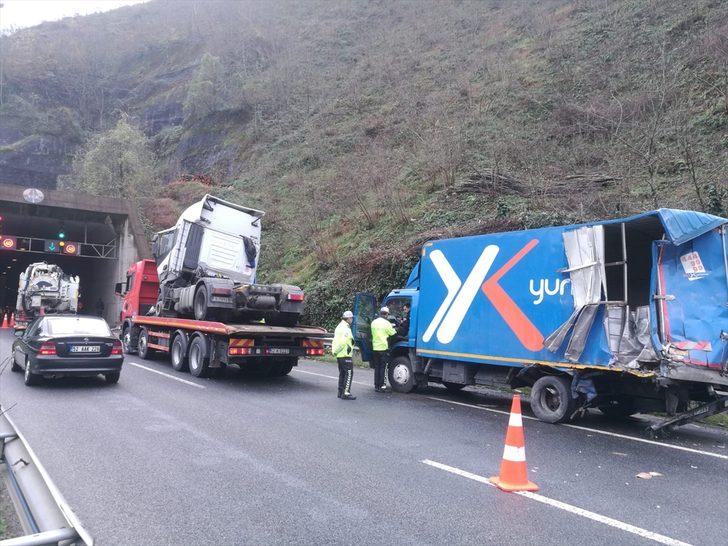 Ordu'da tır kargo yüklü kamyona çarptı: 1 ölü G5