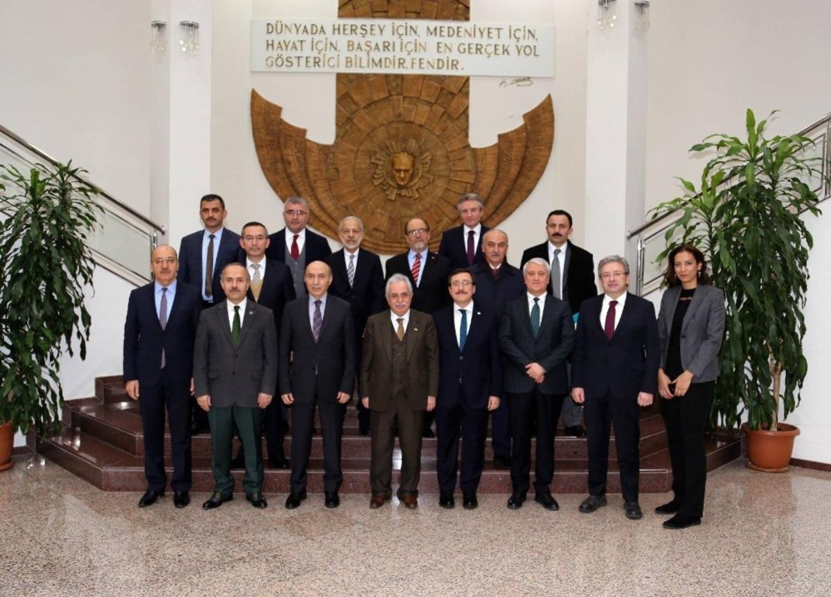 Rekt&ouml;rler &Ccedil;alıştayı tamamlandı