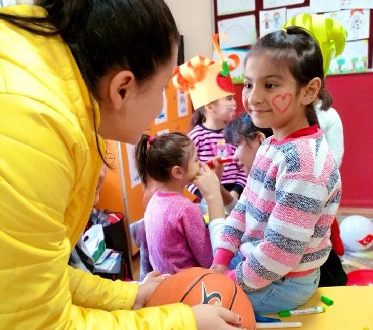 Aydınlı miniklerin yüzlerini güldürdüler G3