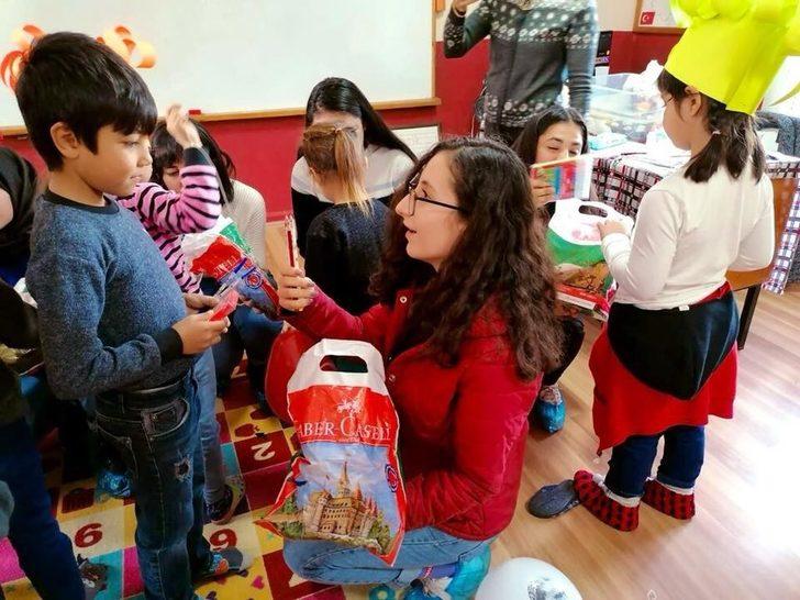 Aydınlı miniklerin yüzlerini güldürdüler G4