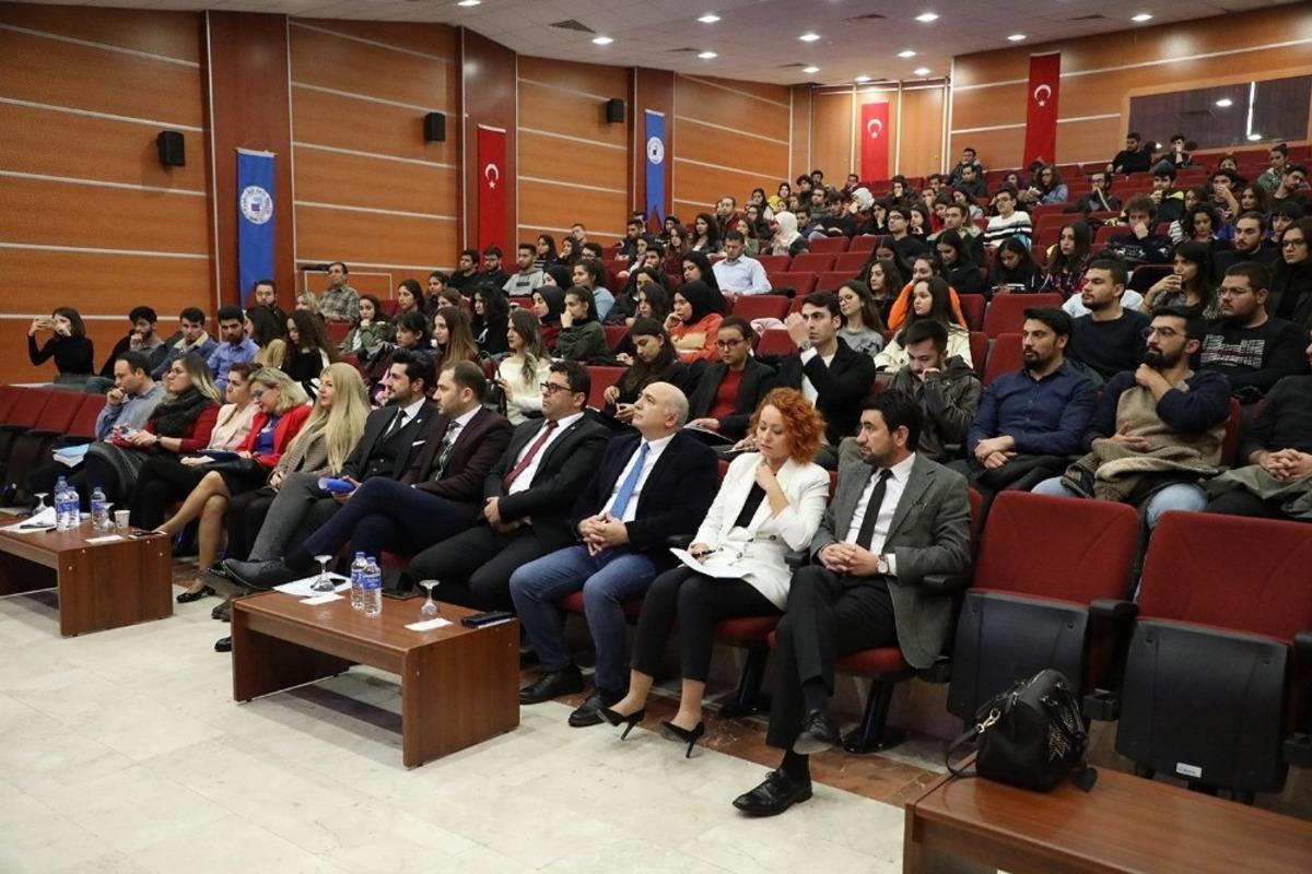 PA&Uuml;&rsquo;de &lsquo;İnsan Hakları: G&uuml;ncel Sorunlar&rsquo; konferansı