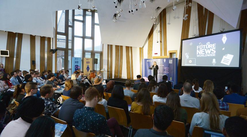 Gelecek nesil gazetecilerine Londra’da uluslararası konferans